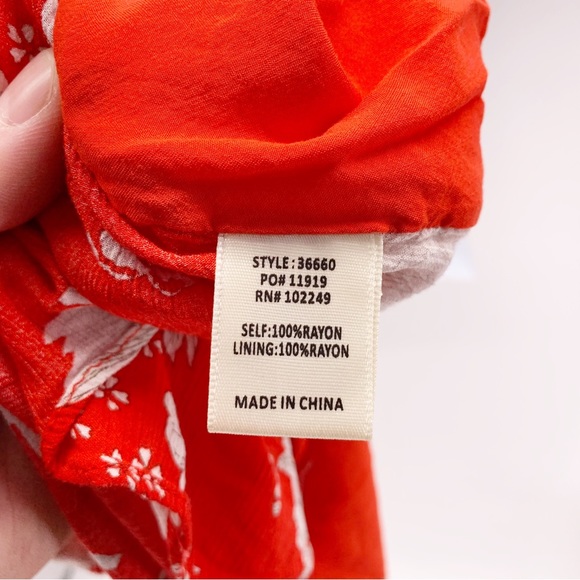 Skies Are Blue Red Floral Cold Shoulder Blouse Size Medium - Picture 7 of 7